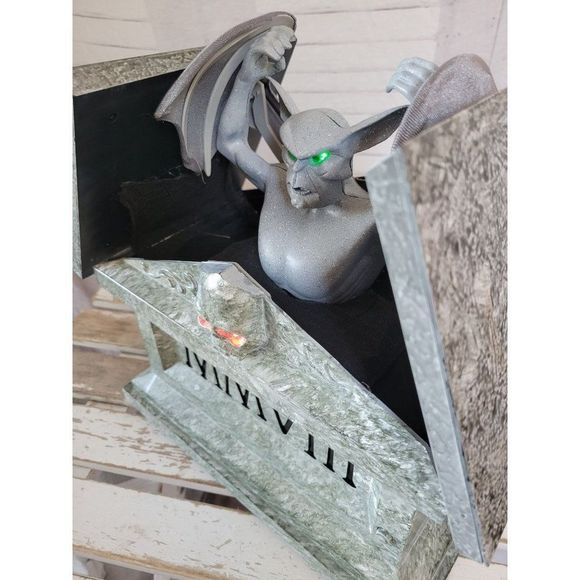 Gemmy animated gargoyle tombstone Halloween prop home animated sound - Picture 6 of 6